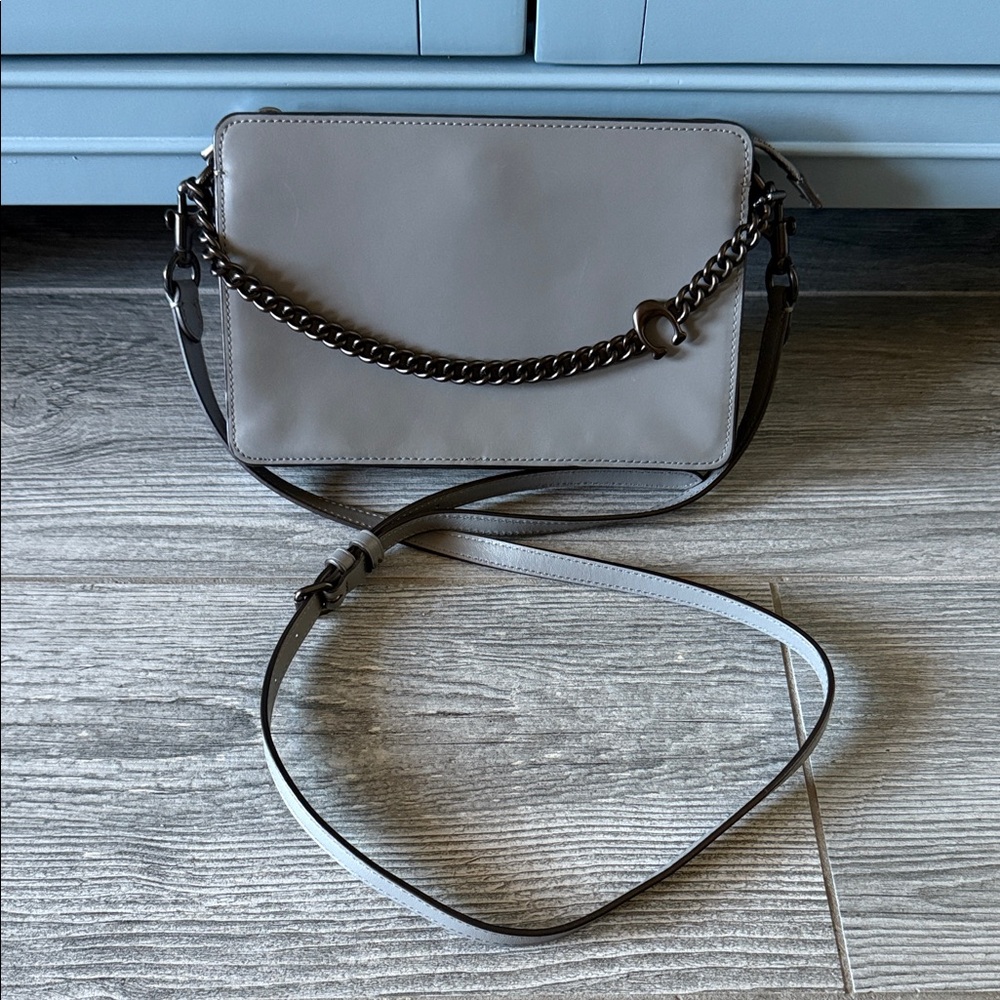 Coach Signature Chain Crossbody Tote Bag Purse Cement Gray Leather Convertible